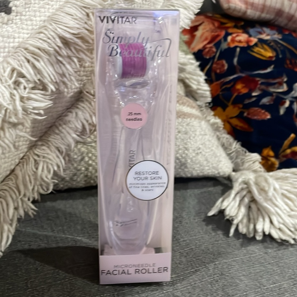 Vivitar Simply Beautiful Microneedle Facial Roller BNIB